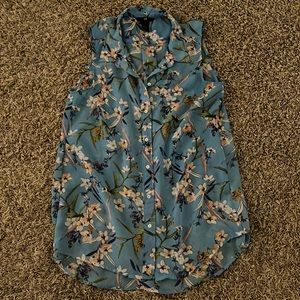 Floral sleeveless blouse